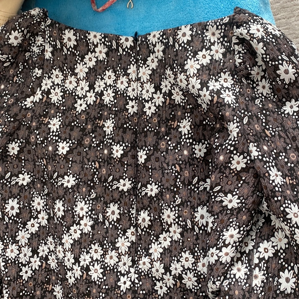 TUCKERNUCK blouse - Picture 6 of 6